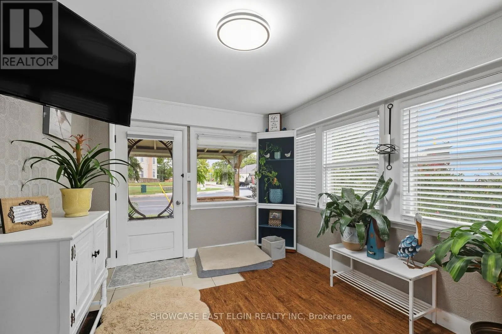 354 TALBOT STREET W