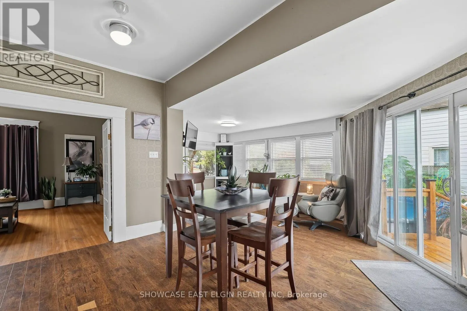 354 TALBOT STREET W
