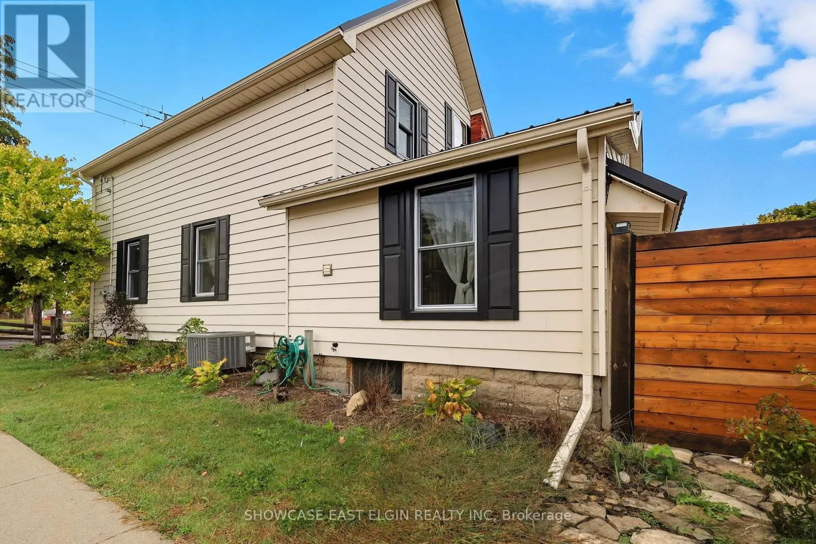 354 TALBOT STREET W