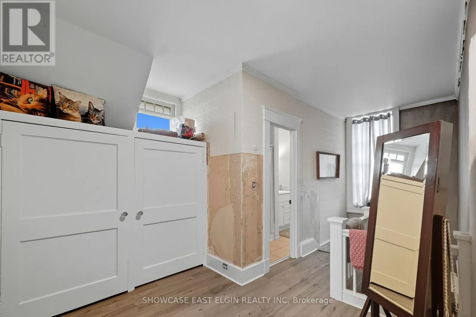 354 TALBOT STREET W