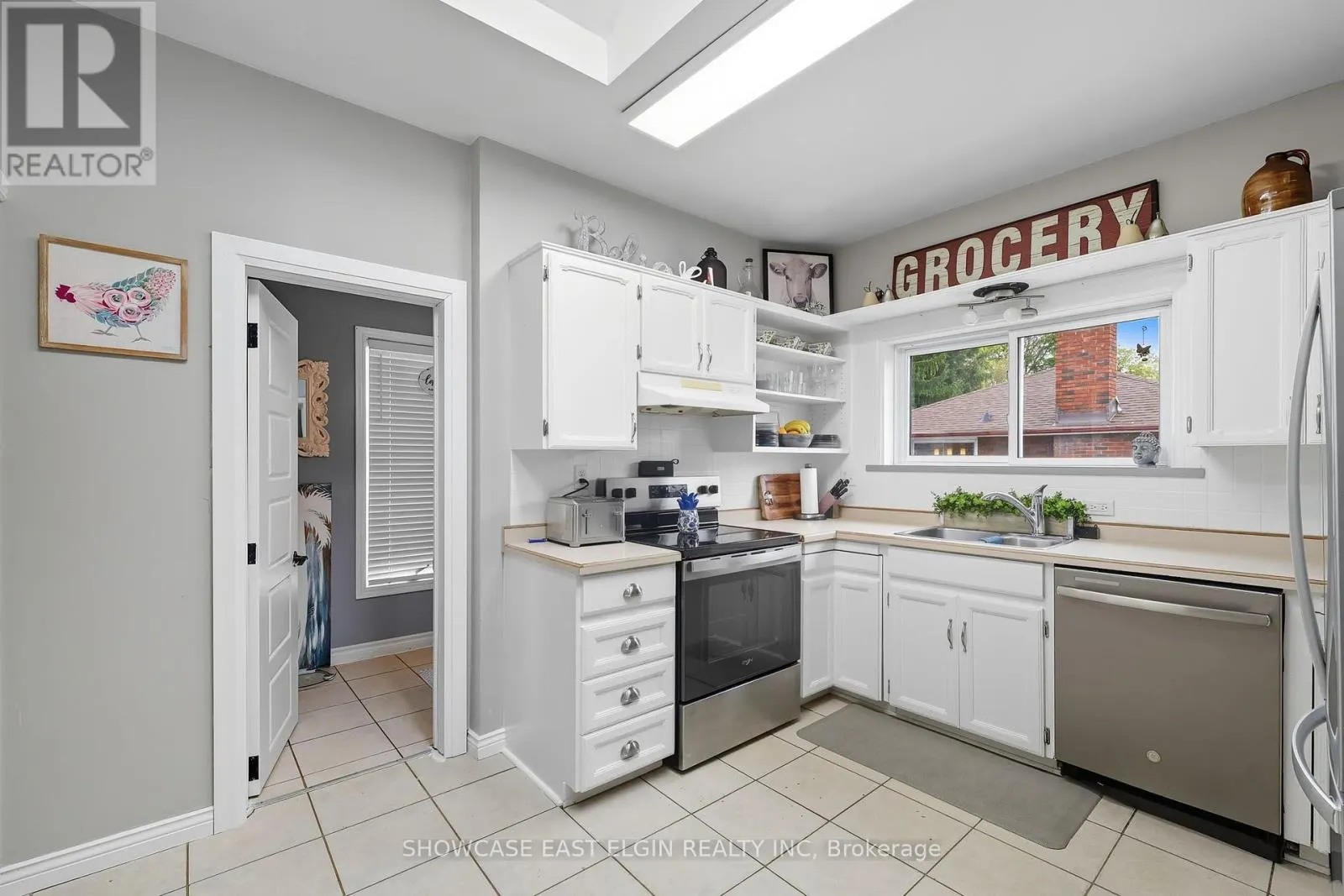 354 TALBOT STREET W