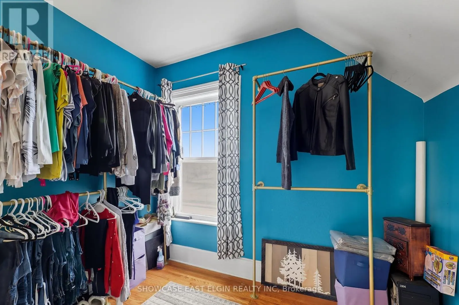 354 TALBOT STREET W