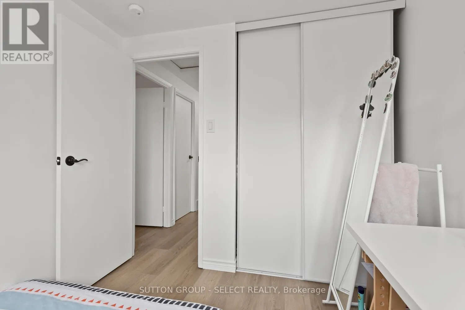 64 - 40 TIFFANY DRIVE, #64
