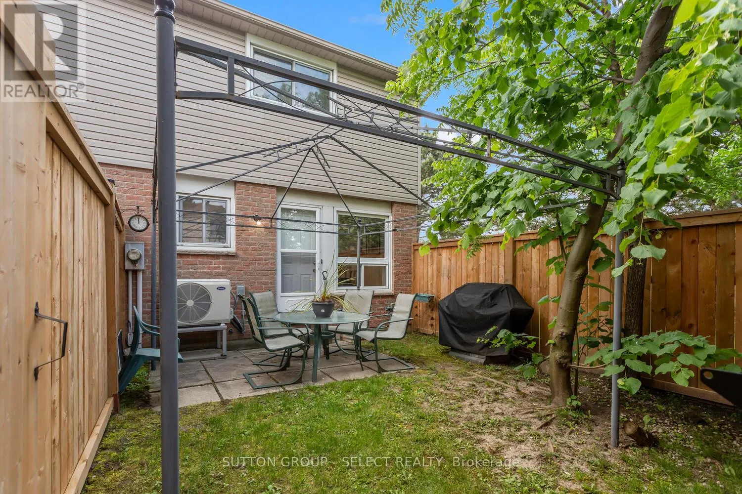 64 - 40 TIFFANY DRIVE, #64