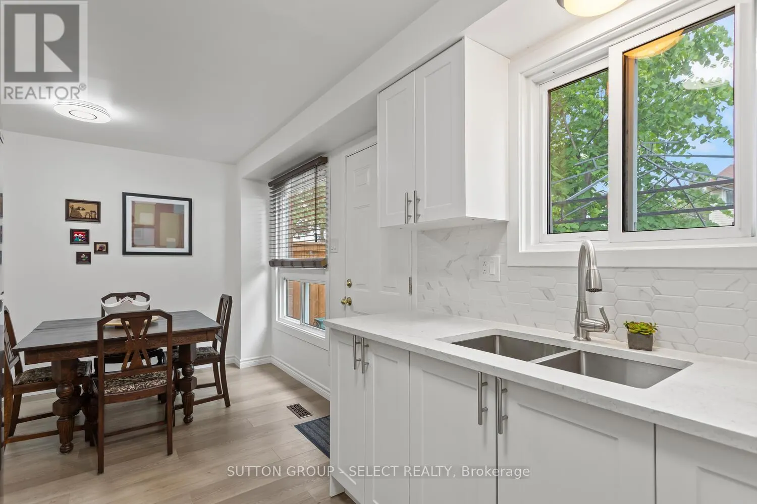 64 - 40 TIFFANY DRIVE, #64