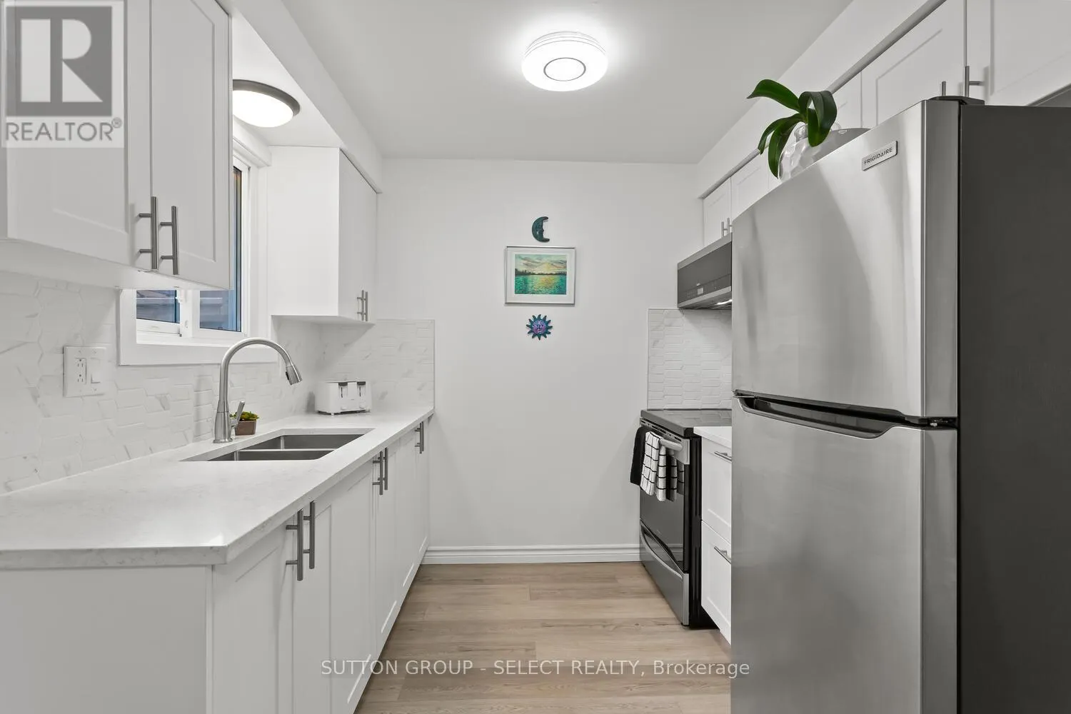 64 - 40 TIFFANY DRIVE, #64