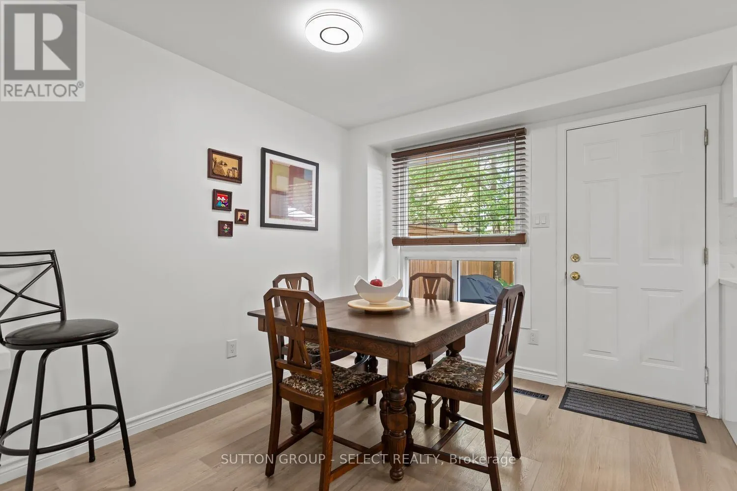 64 - 40 TIFFANY DRIVE, #64