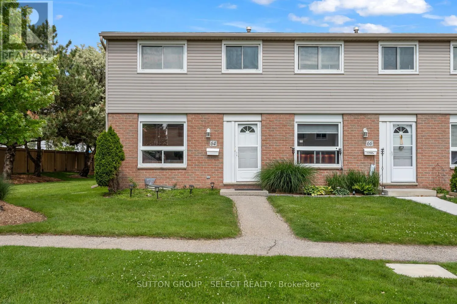 64 - 40 TIFFANY DRIVE, #64