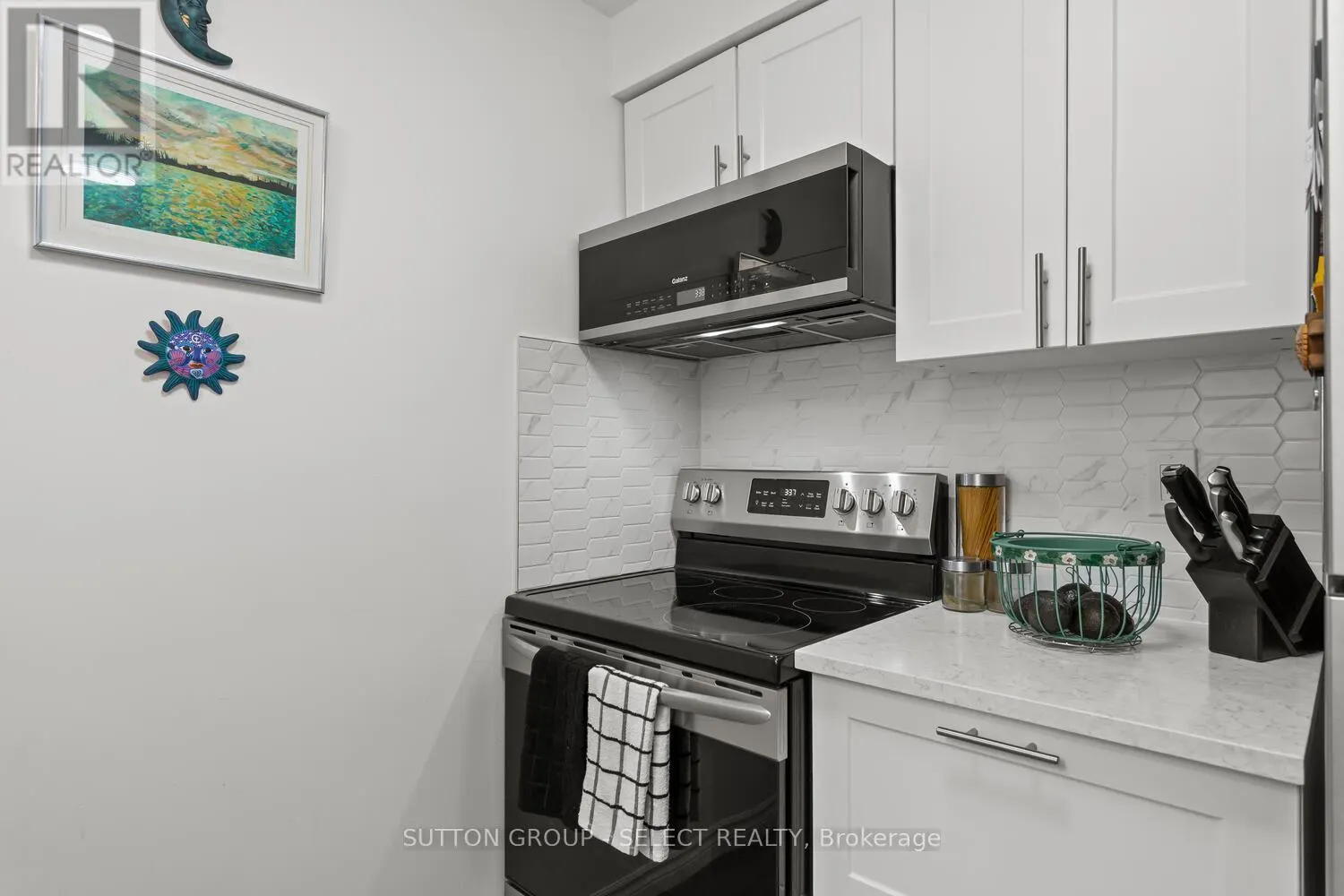 64 - 40 TIFFANY DRIVE, #64