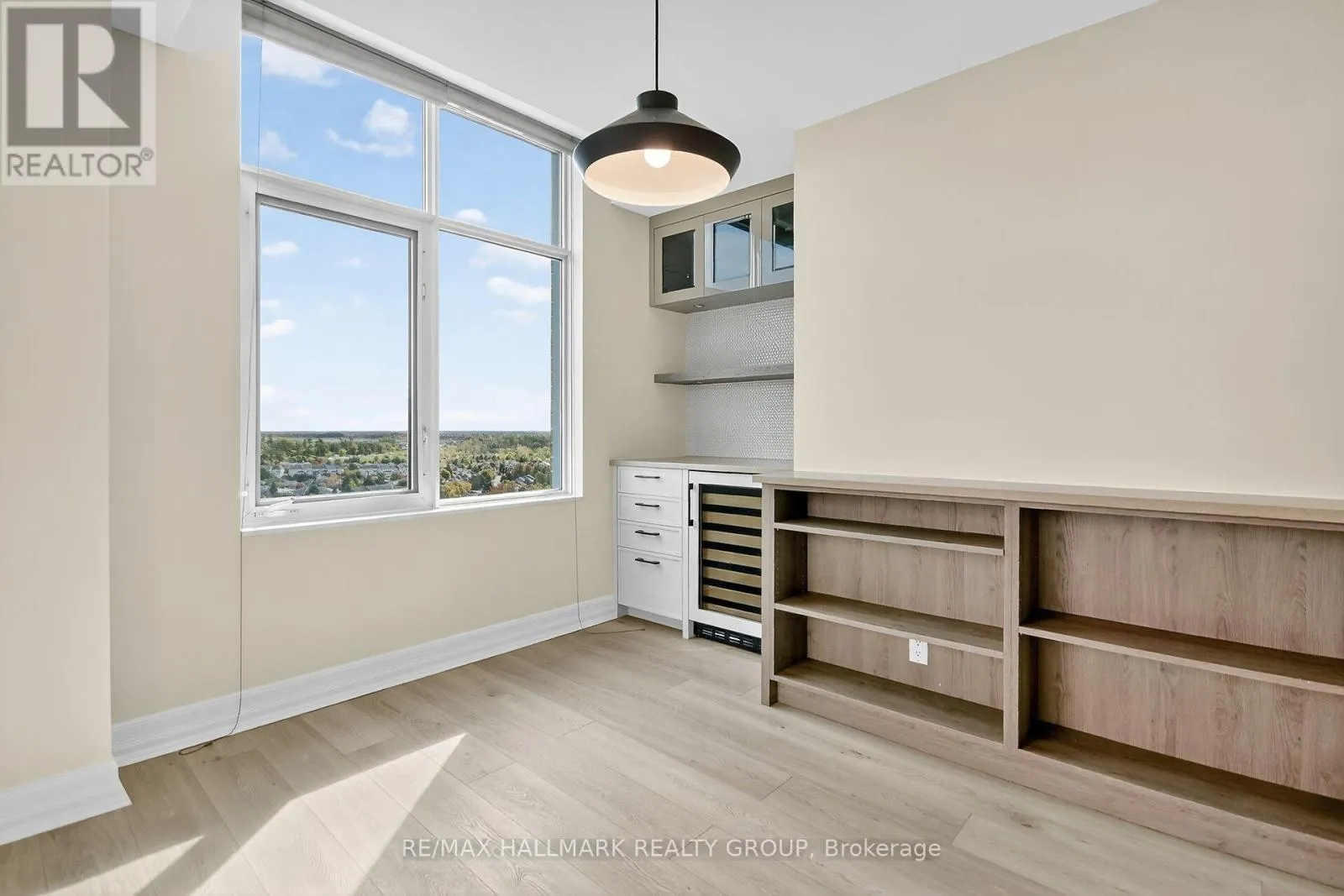 1707 - 3590 RIVERGATE WAY