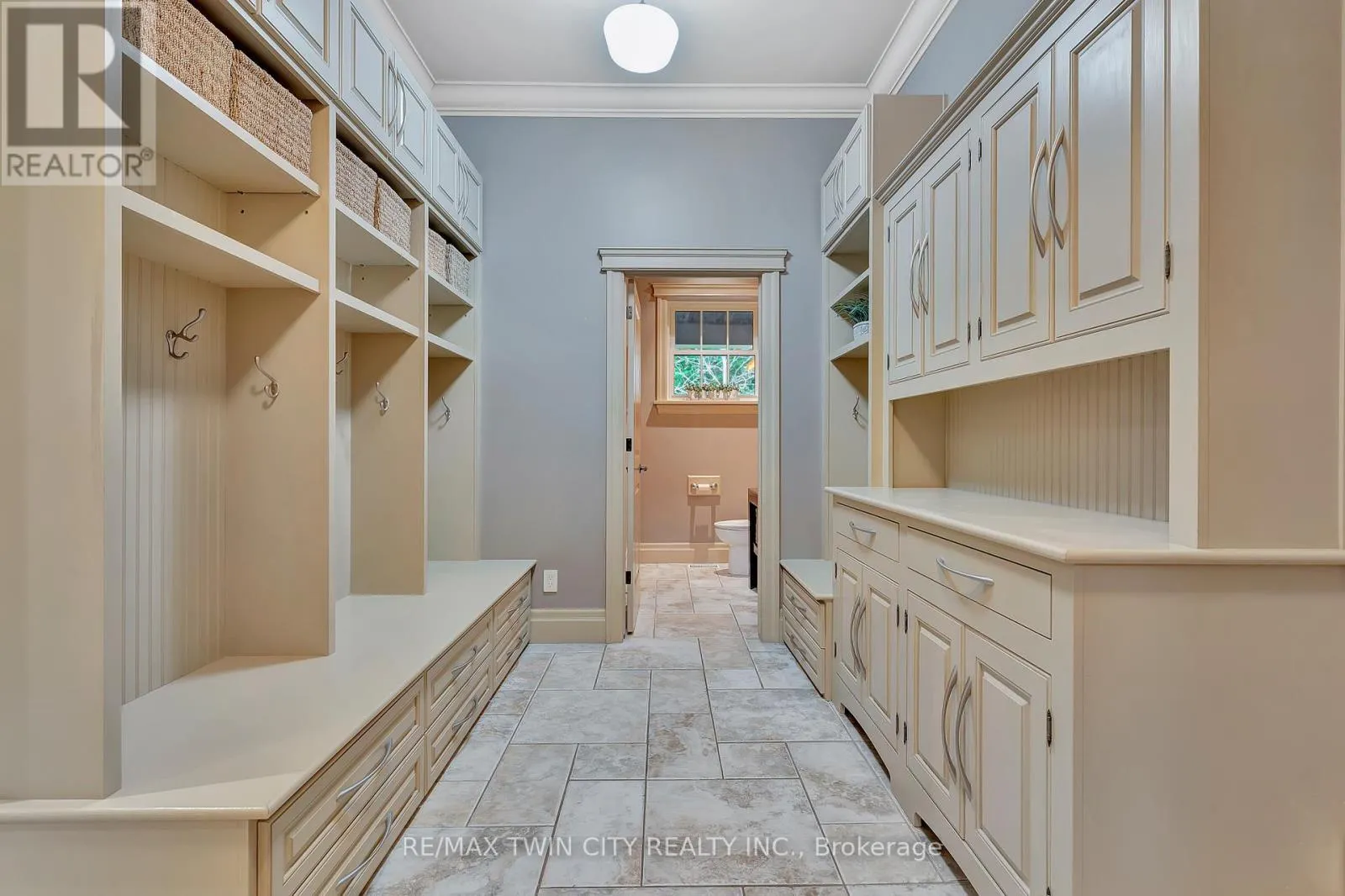 3667 OLD BEVERLY ROAD