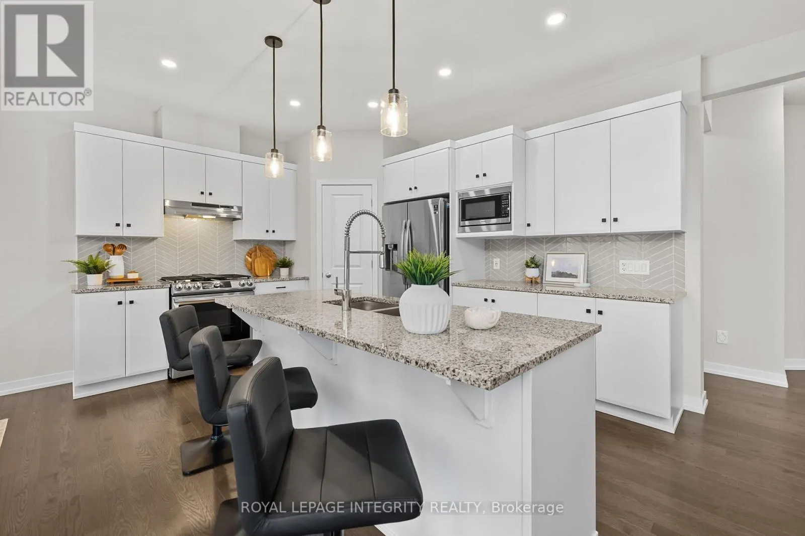 428 GIDRAN CIRCLE