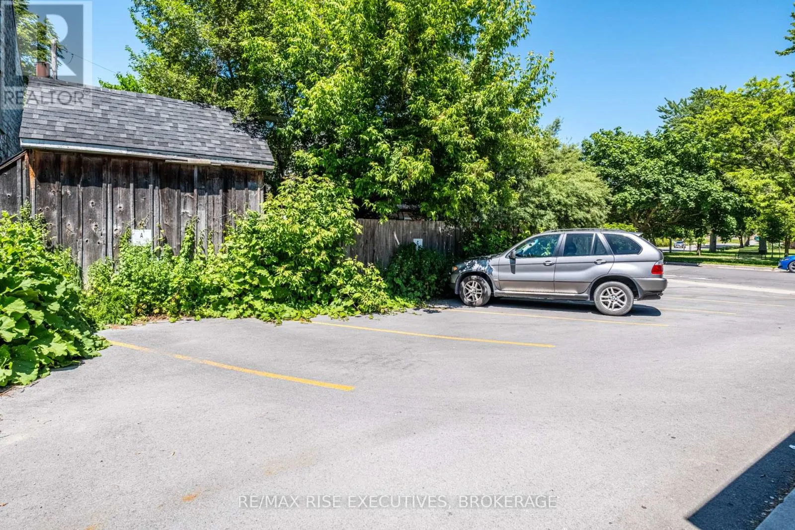 120 YONGE STREET