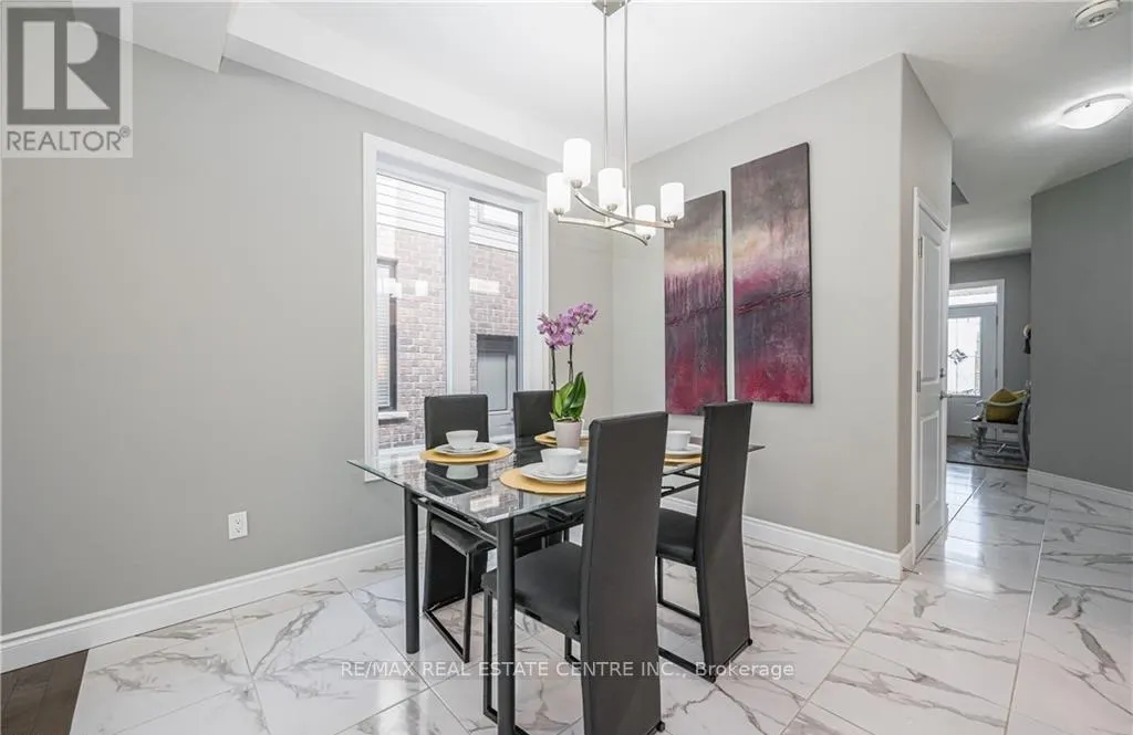 UPPER - 152 DALLAN DRIVE