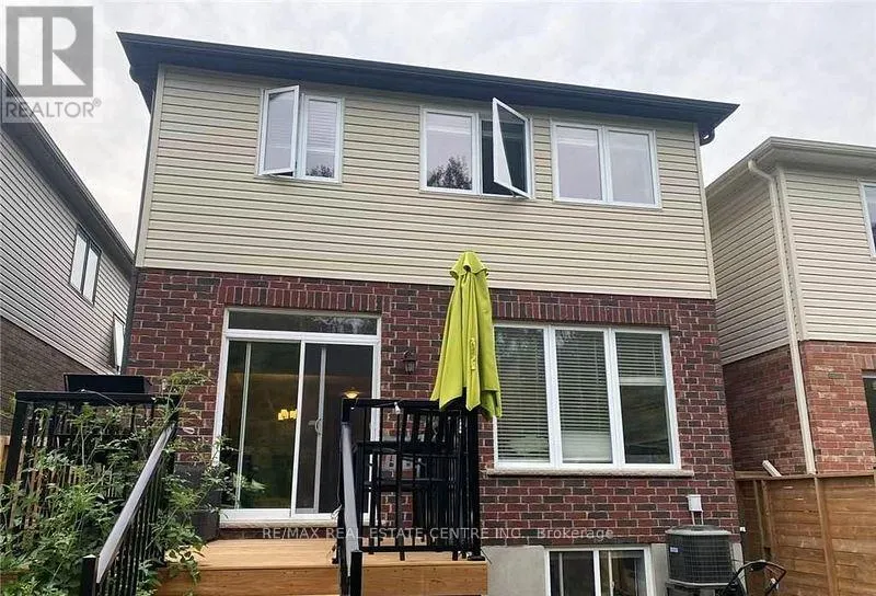 UPPER - 152 DALLAN DRIVE