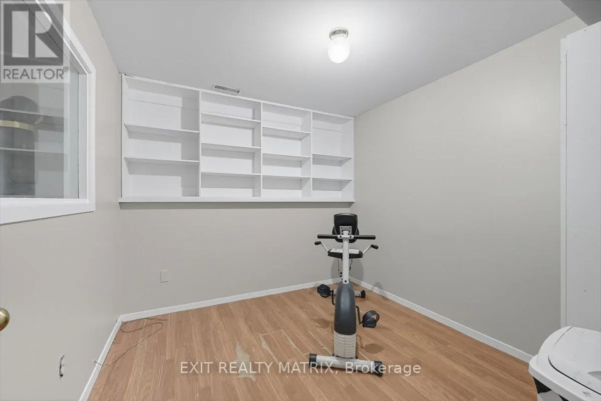 8089 LAURIE LANE S