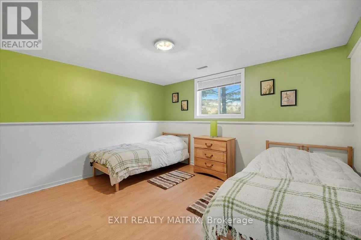 8089 LAURIE LANE S