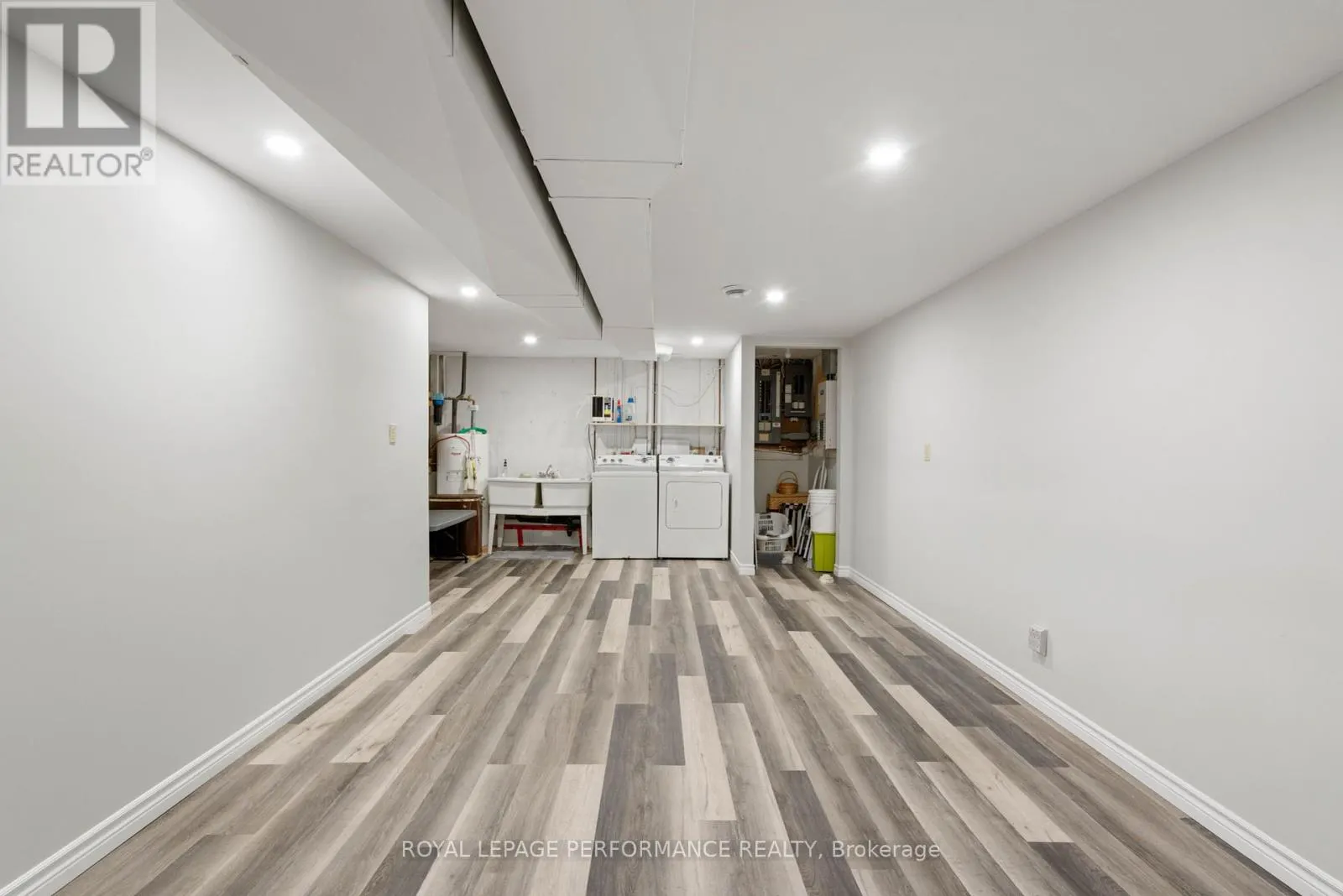 6275 MACRAE COURT