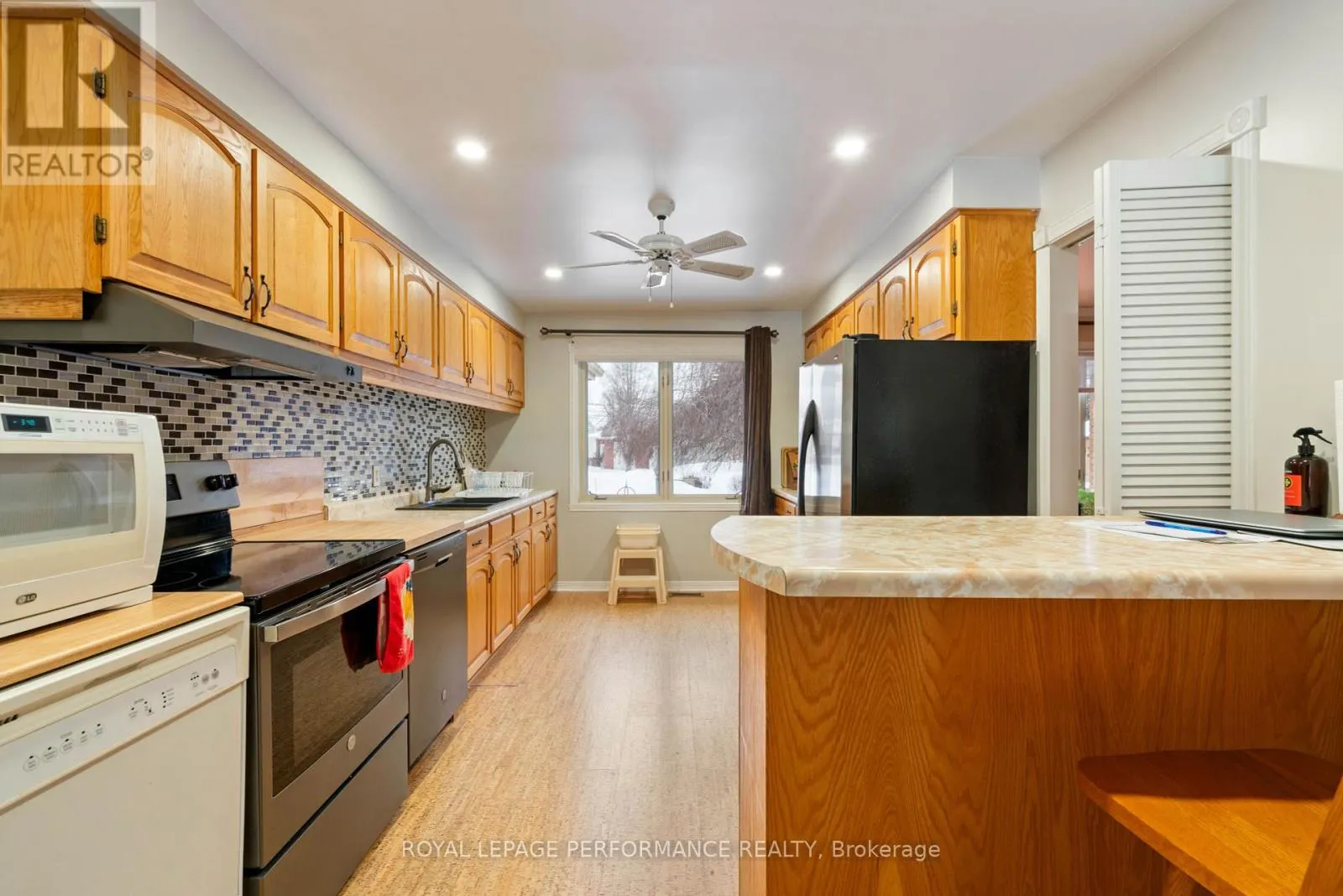 6275 MACRAE COURT