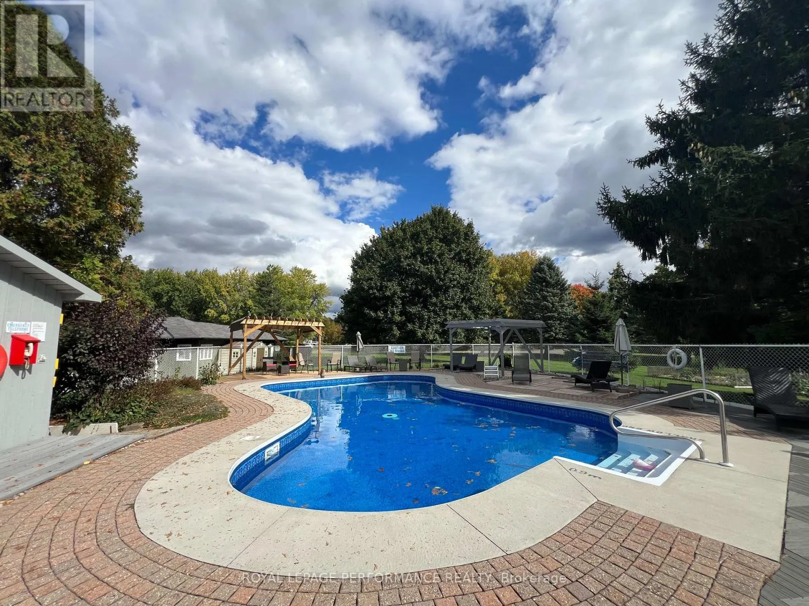 6275 MACRAE COURT