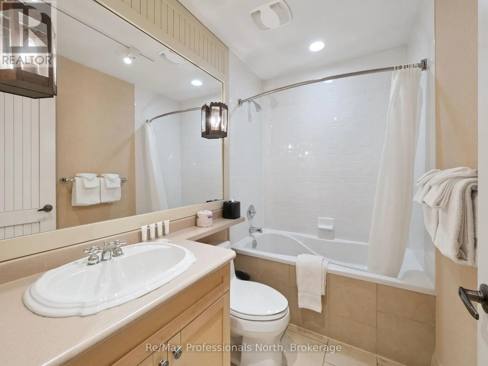 41R - 1209 MUSKOKA BEACH ROAD, #41R