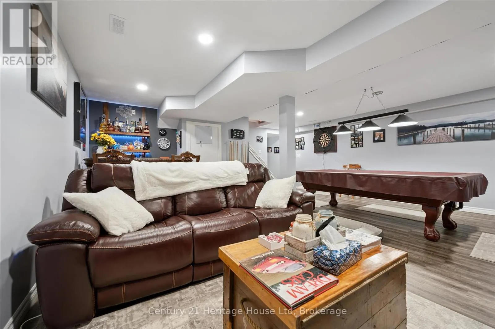 345 STORNOWAY DRIVE