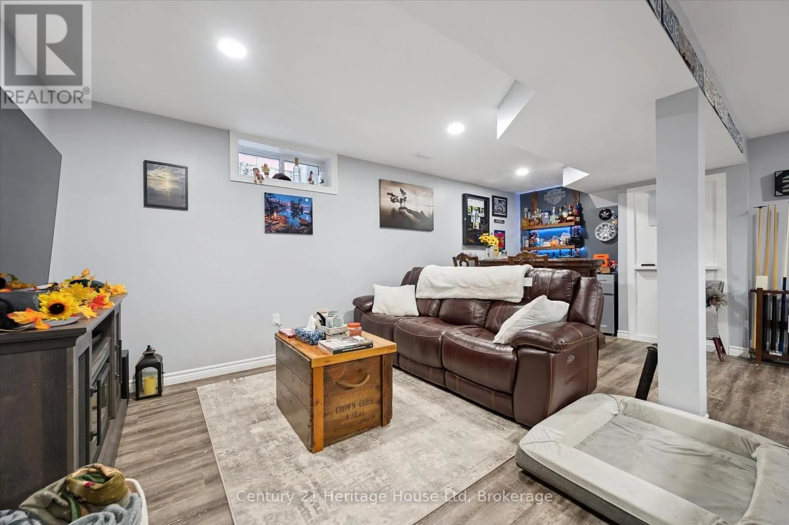 345 STORNOWAY DRIVE