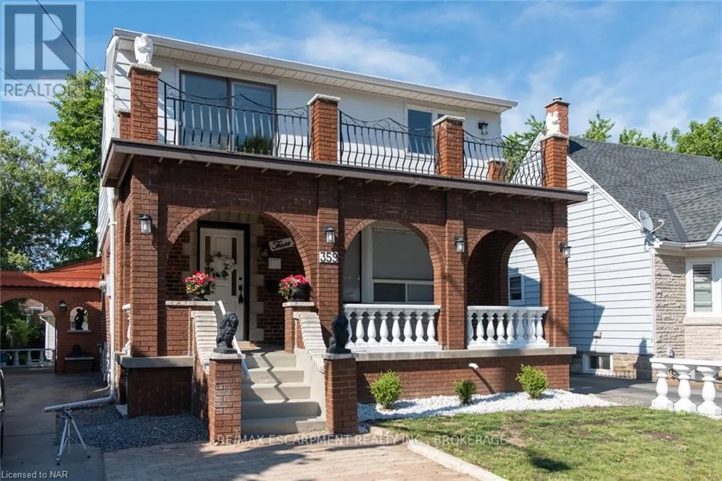 UPPER - 359 QUEENSDALE AVENUE E, #Upper