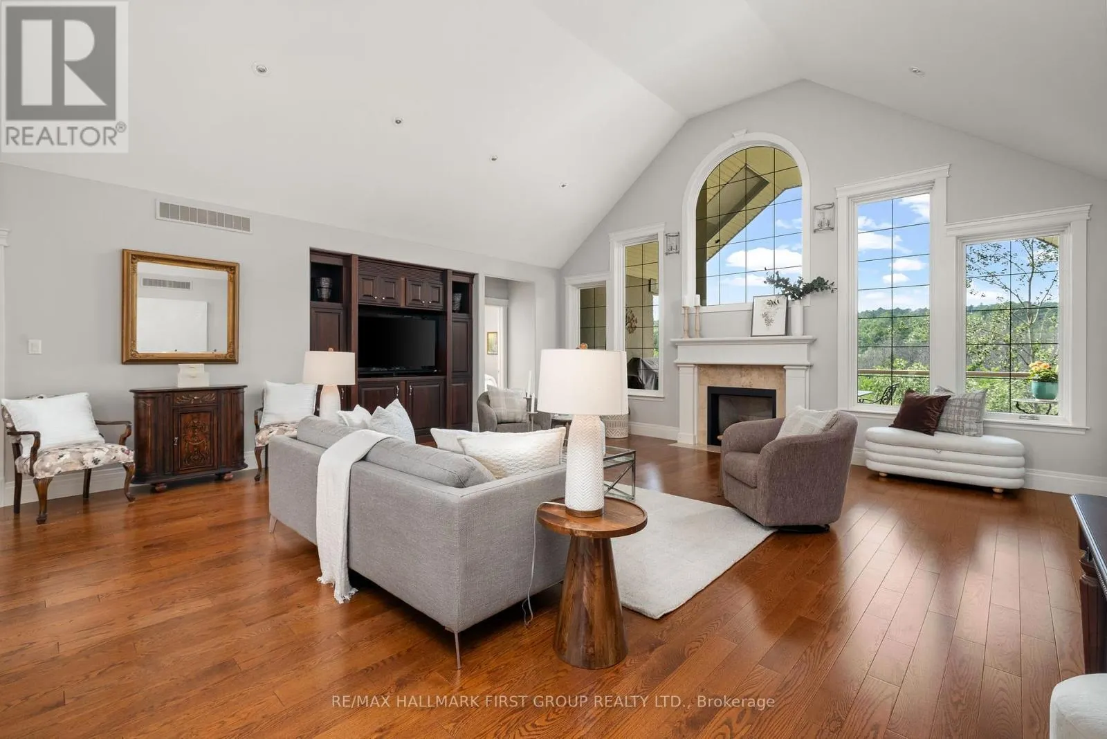 22 ROSSLYN DRIVE