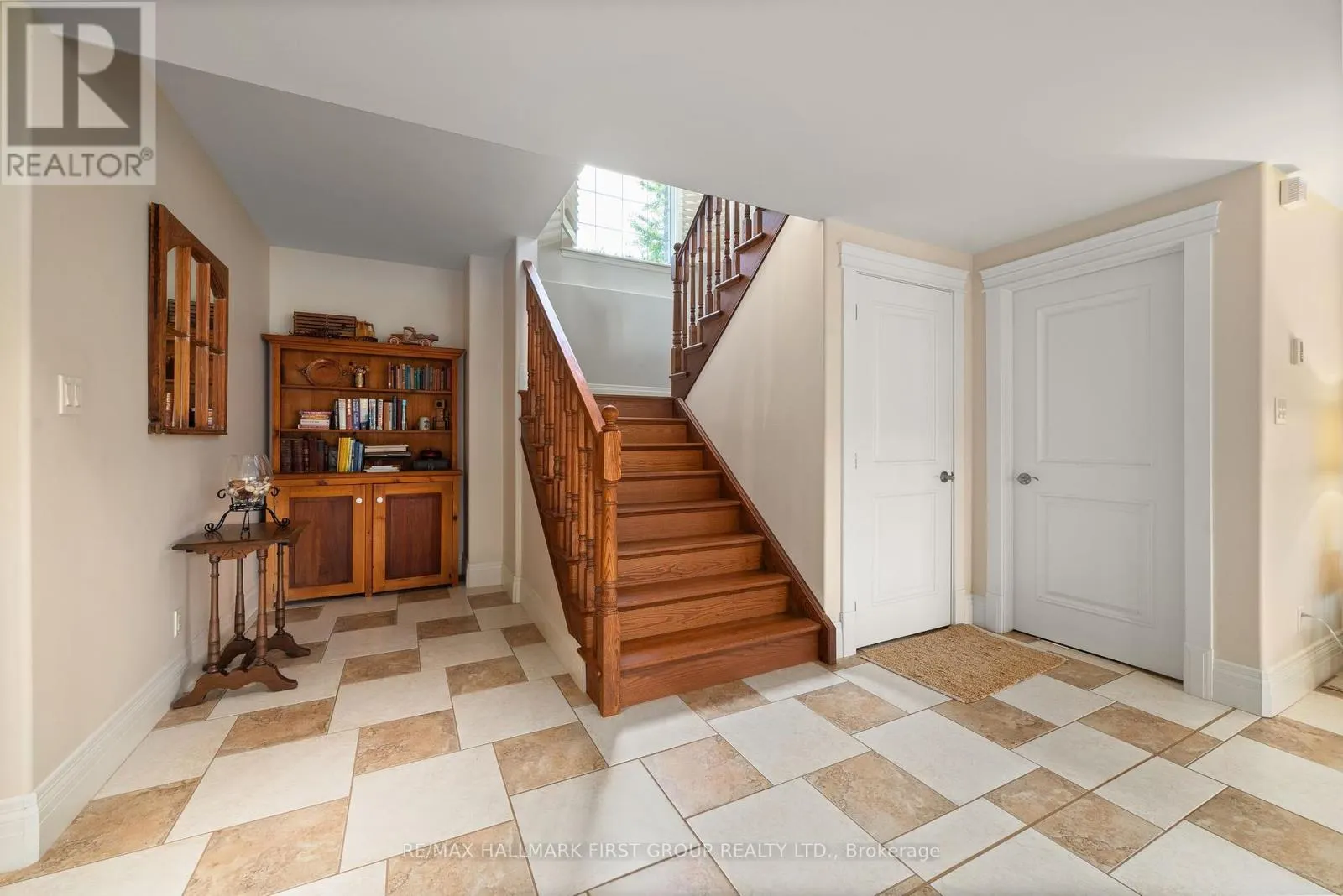 22 ROSSLYN DRIVE