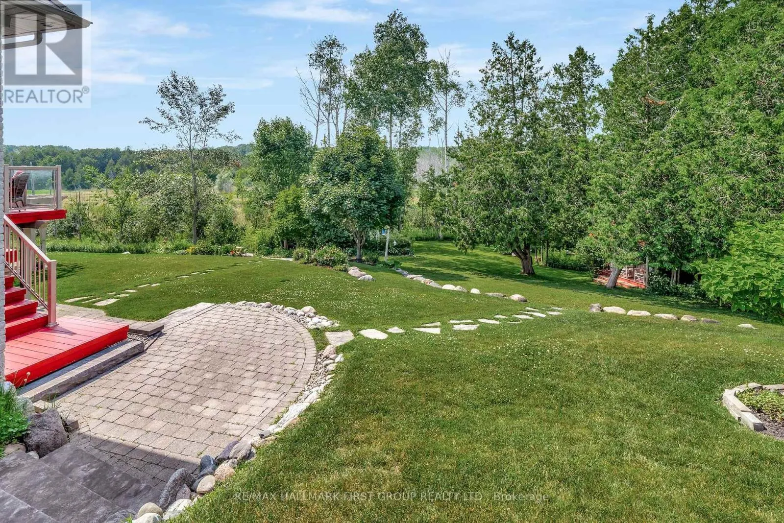 22 ROSSLYN DRIVE