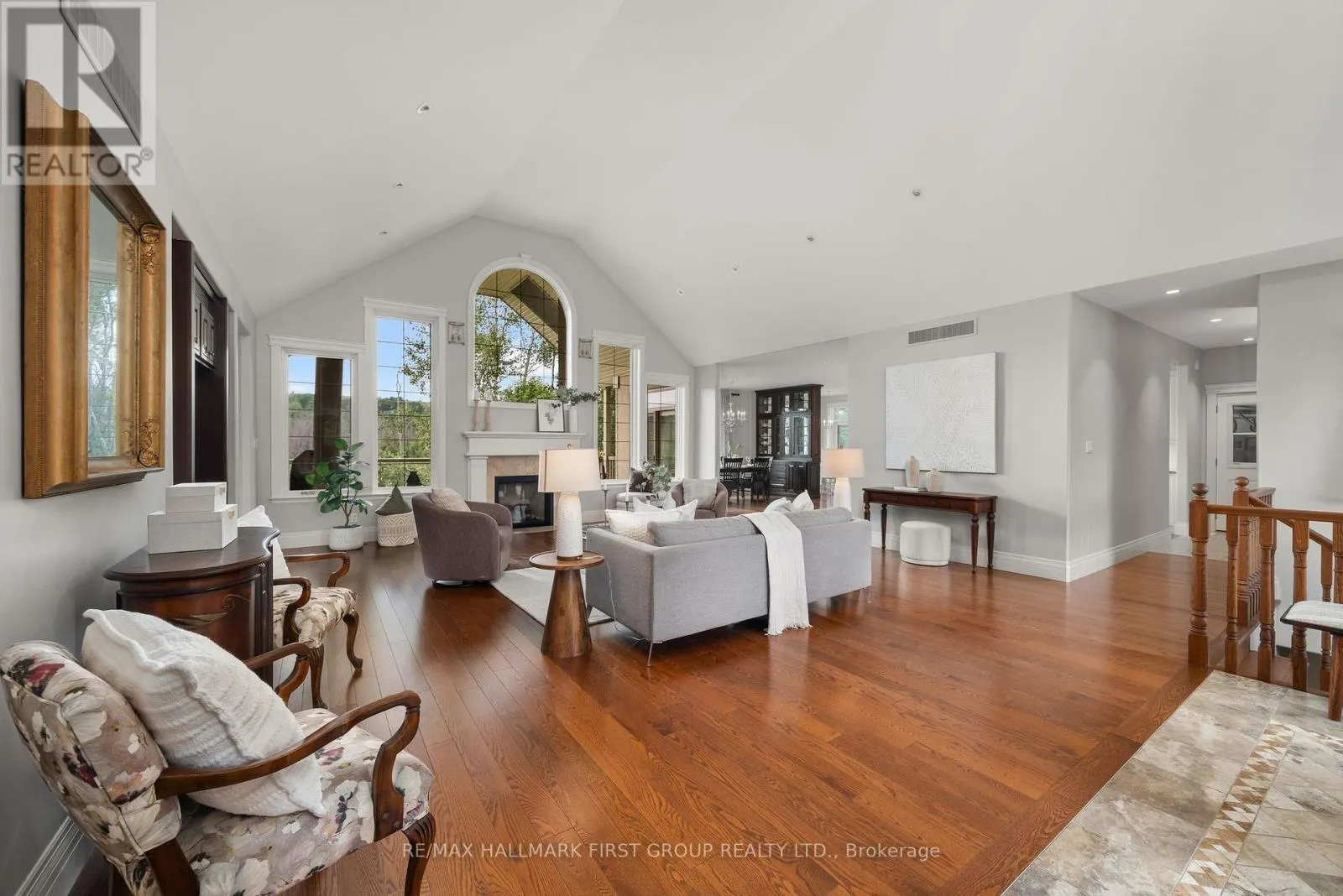 22 ROSSLYN DRIVE