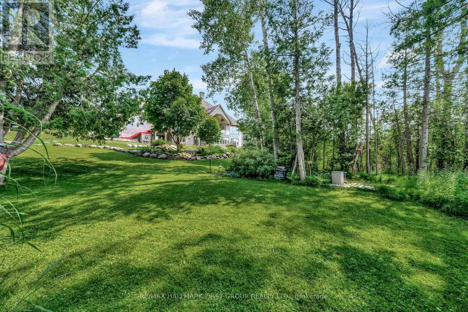 22 ROSSLYN DRIVE