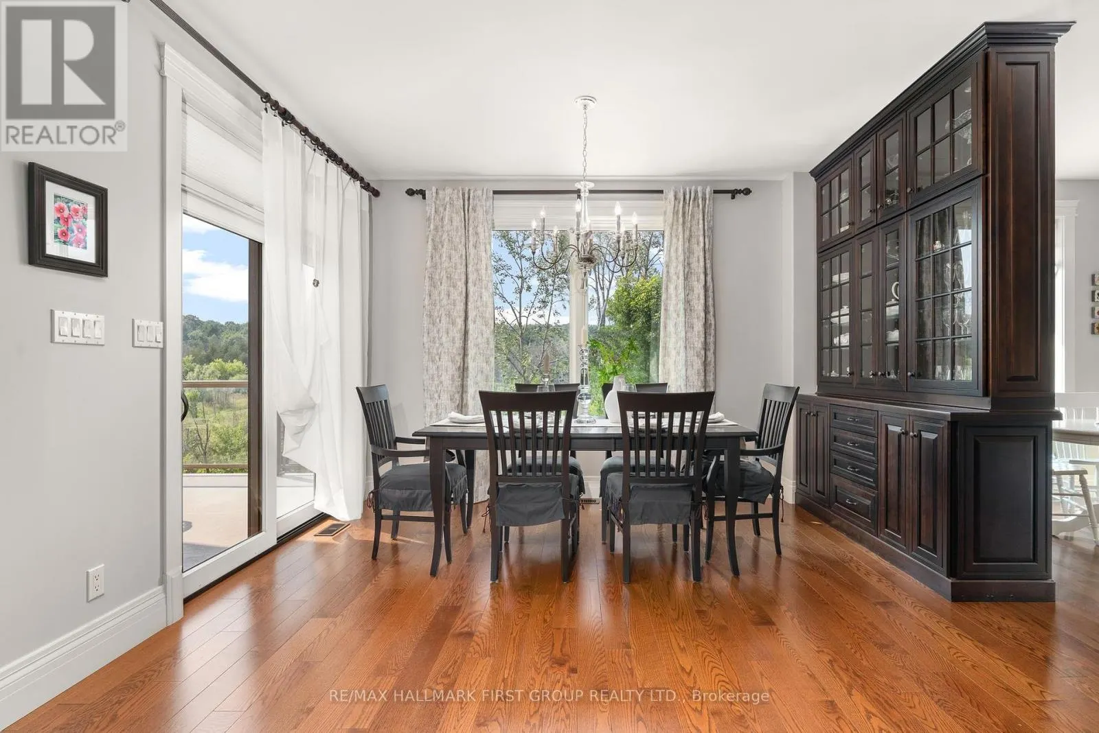 22 ROSSLYN DRIVE