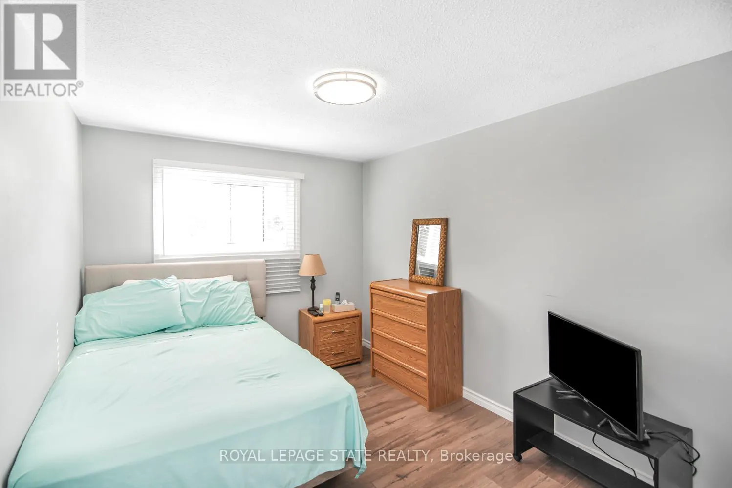12 - 1301 UPPER GAGE STREET