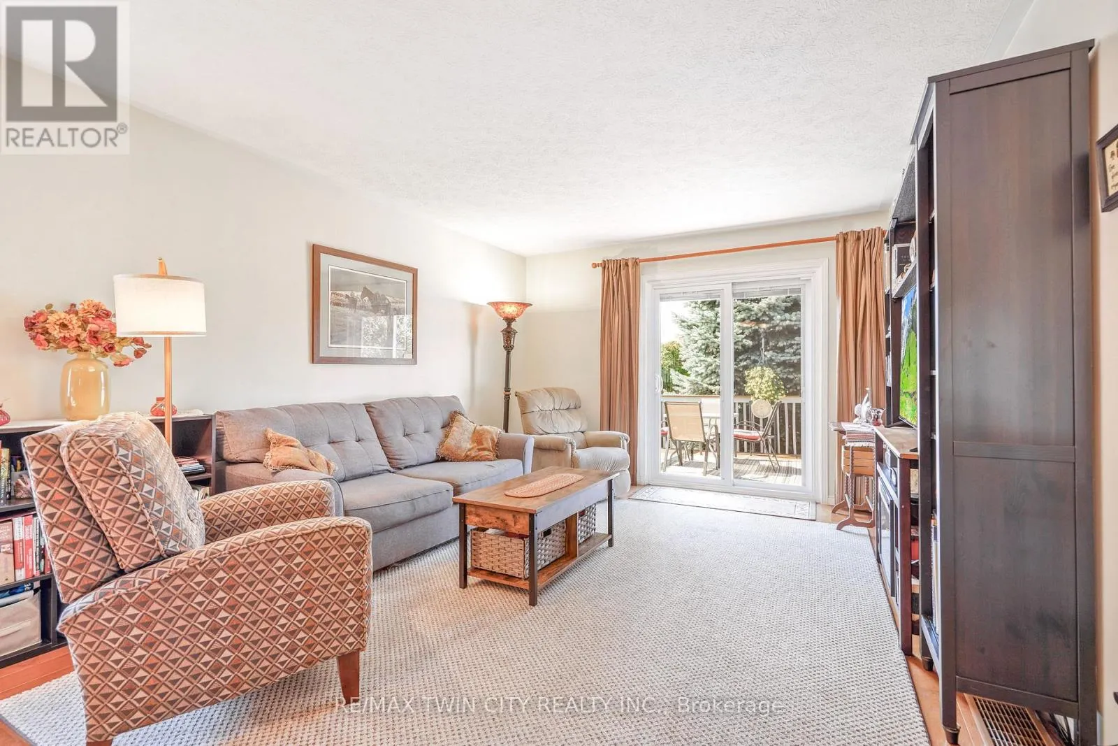 5 ANASTASIA CRESCENT
