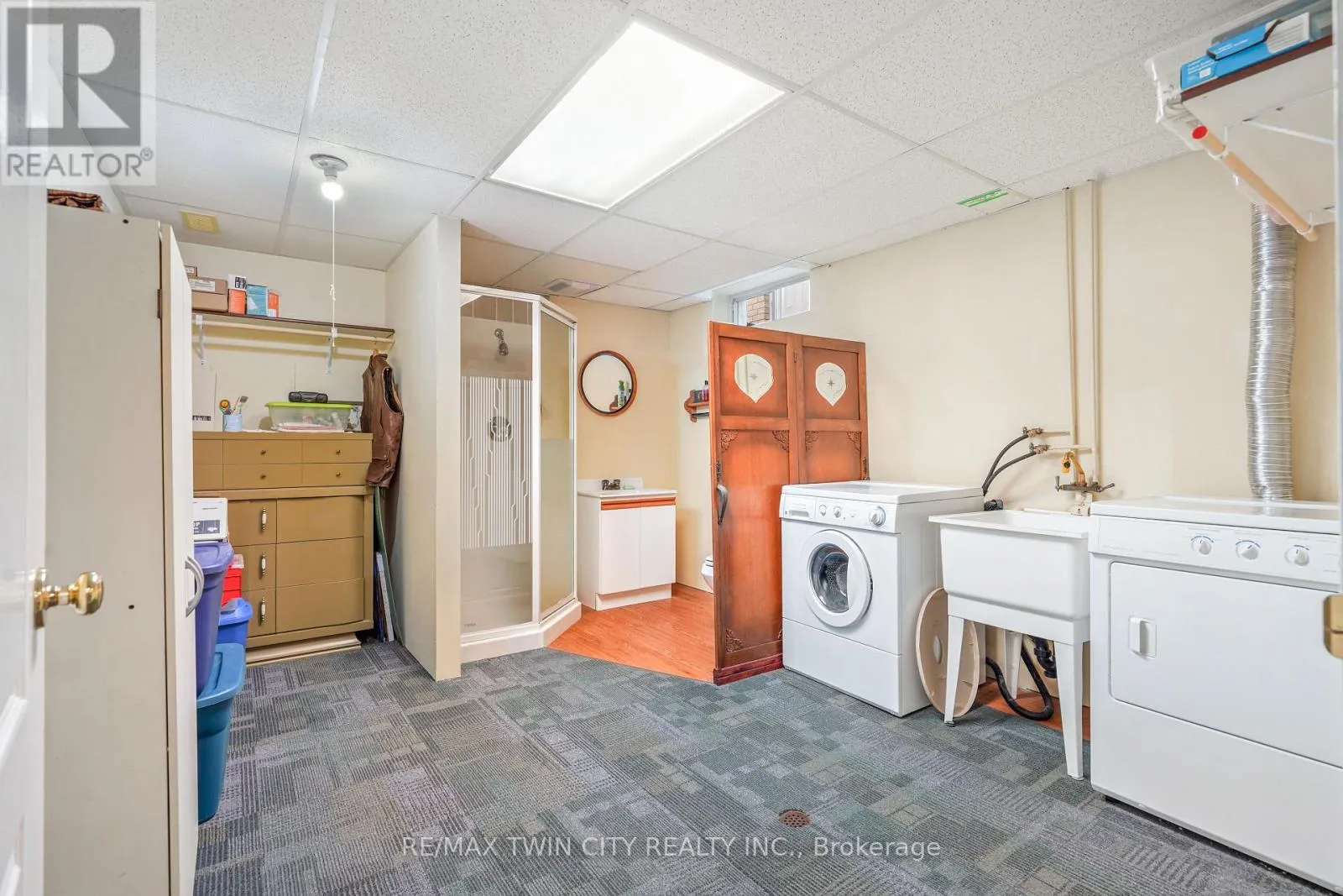 5 ANASTASIA CRESCENT