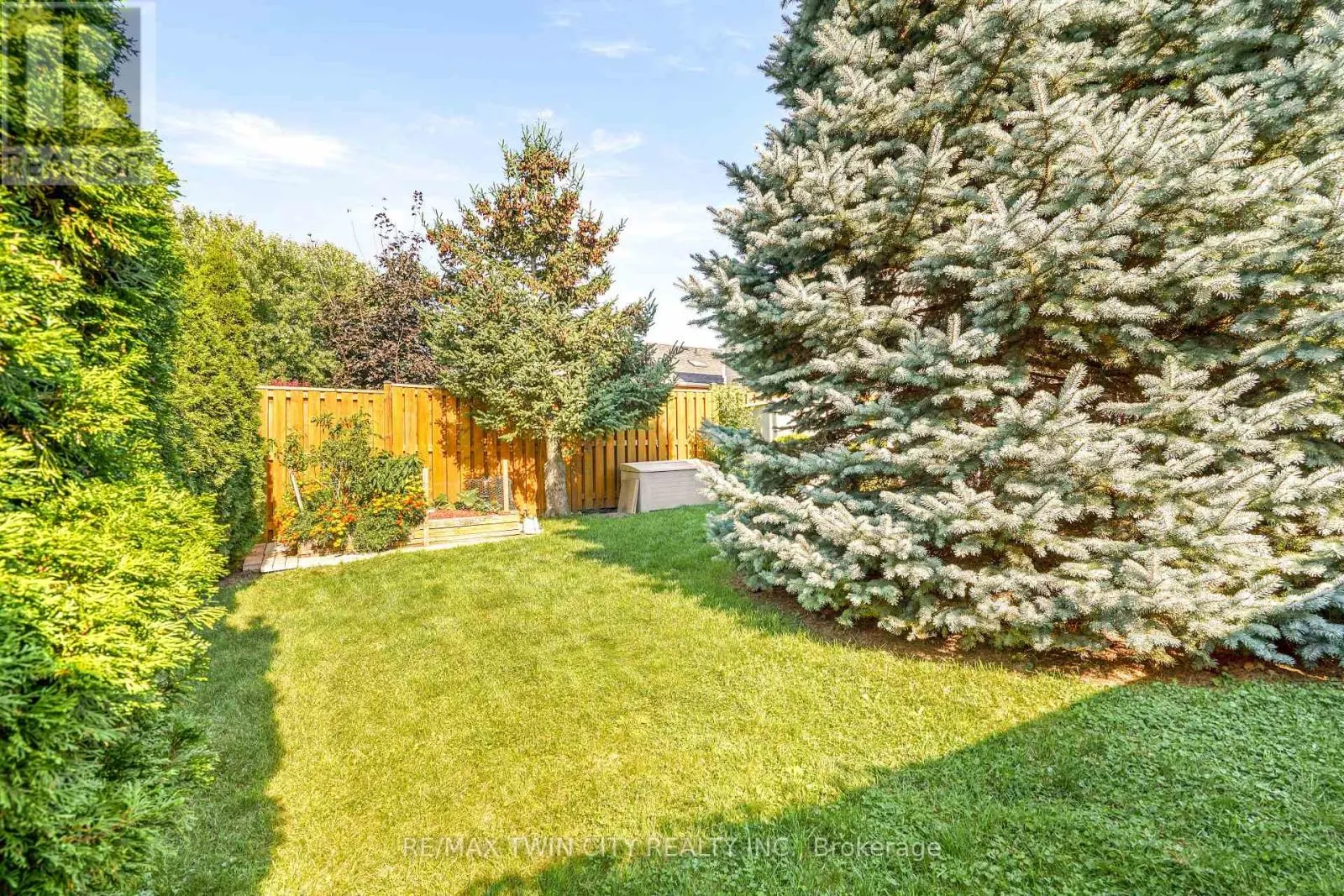 5 ANASTASIA CRESCENT