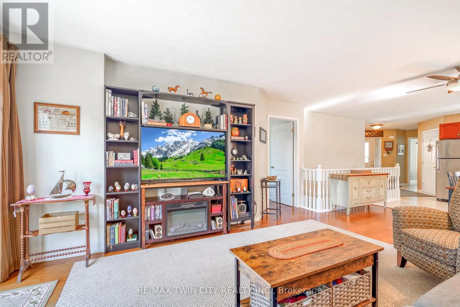 5 ANASTASIA CRESCENT