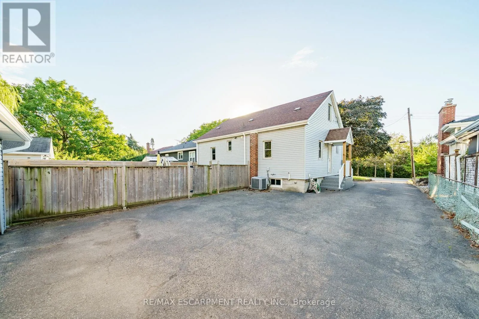 350 POTTRUFF ROAD N