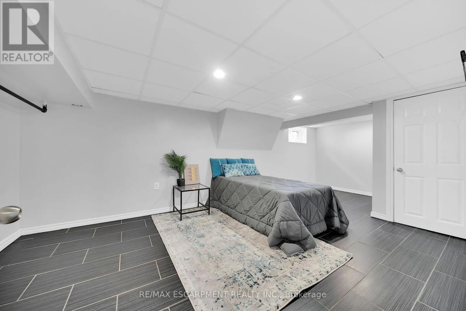 350 POTTRUFF ROAD N