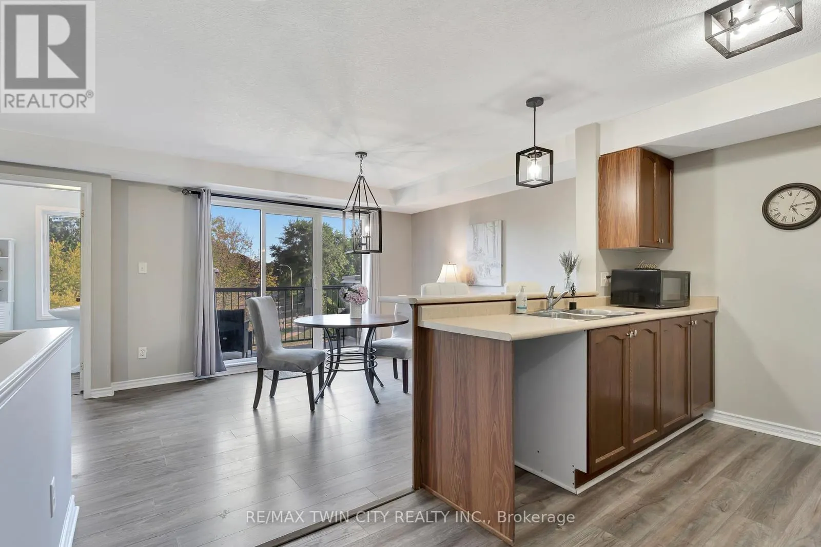 1D - 45 CEDARHILL CRESCENT