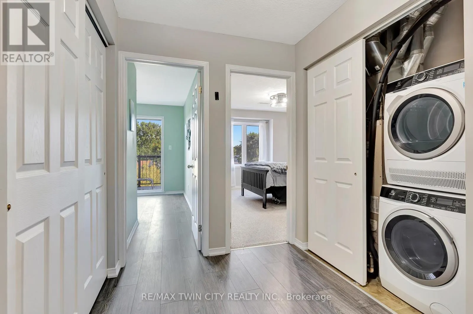 1D - 45 CEDARHILL CRESCENT