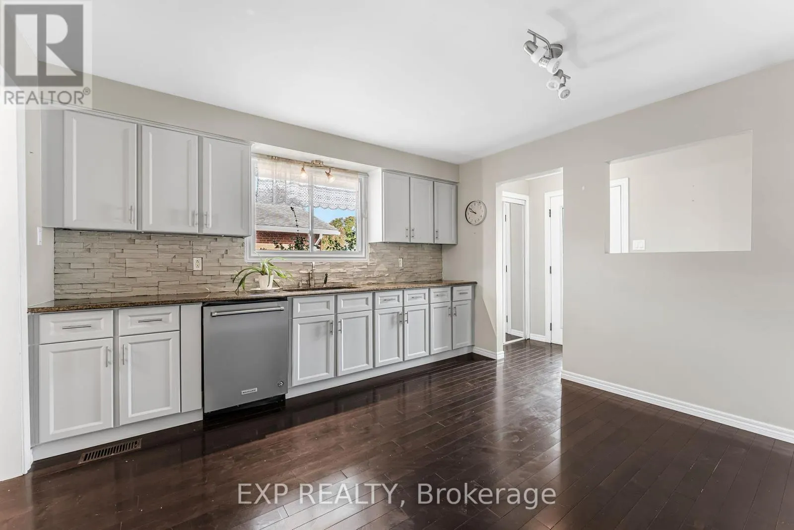 27 LOCKE AVENUE