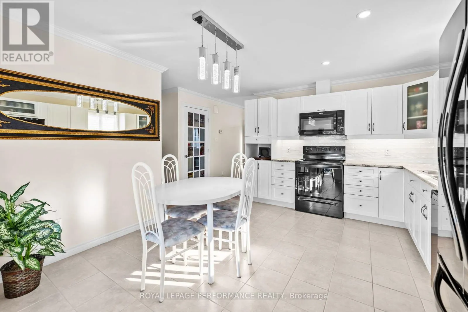 5 LAMOUREUX STREET