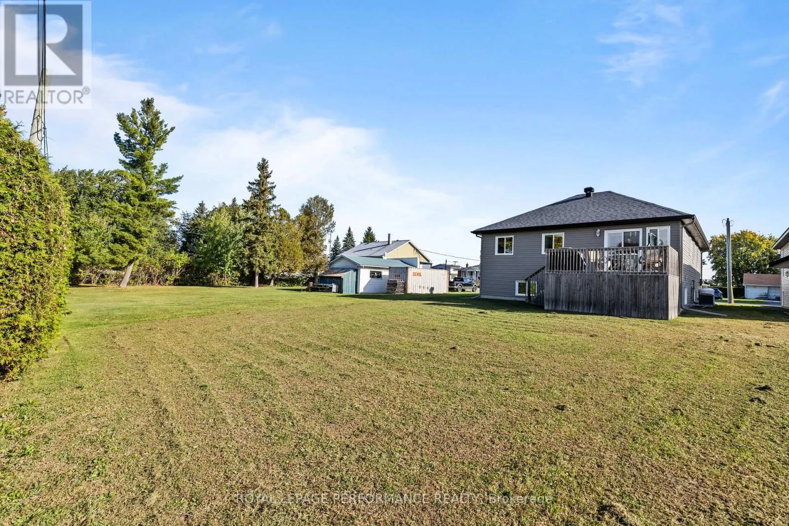5 LAMOUREUX STREET