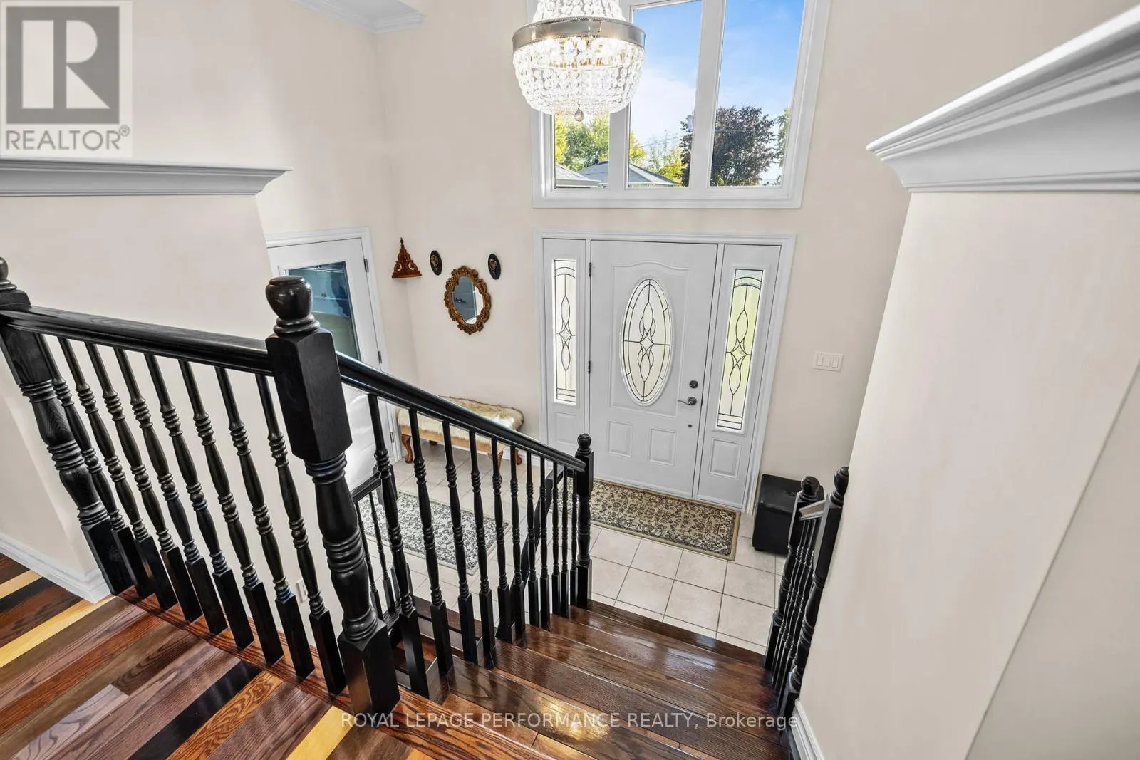 5 LAMOUREUX STREET
