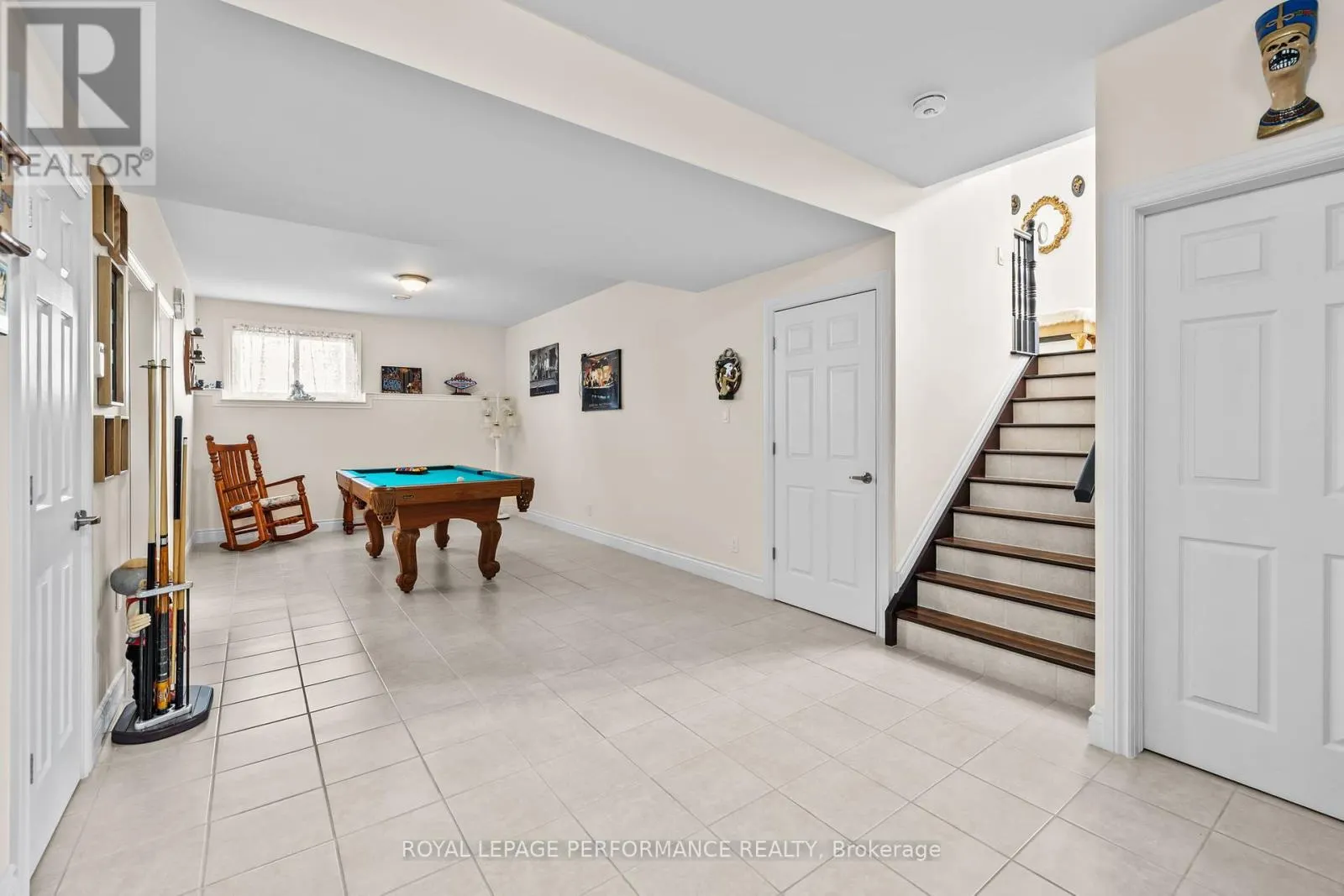 5 LAMOUREUX STREET