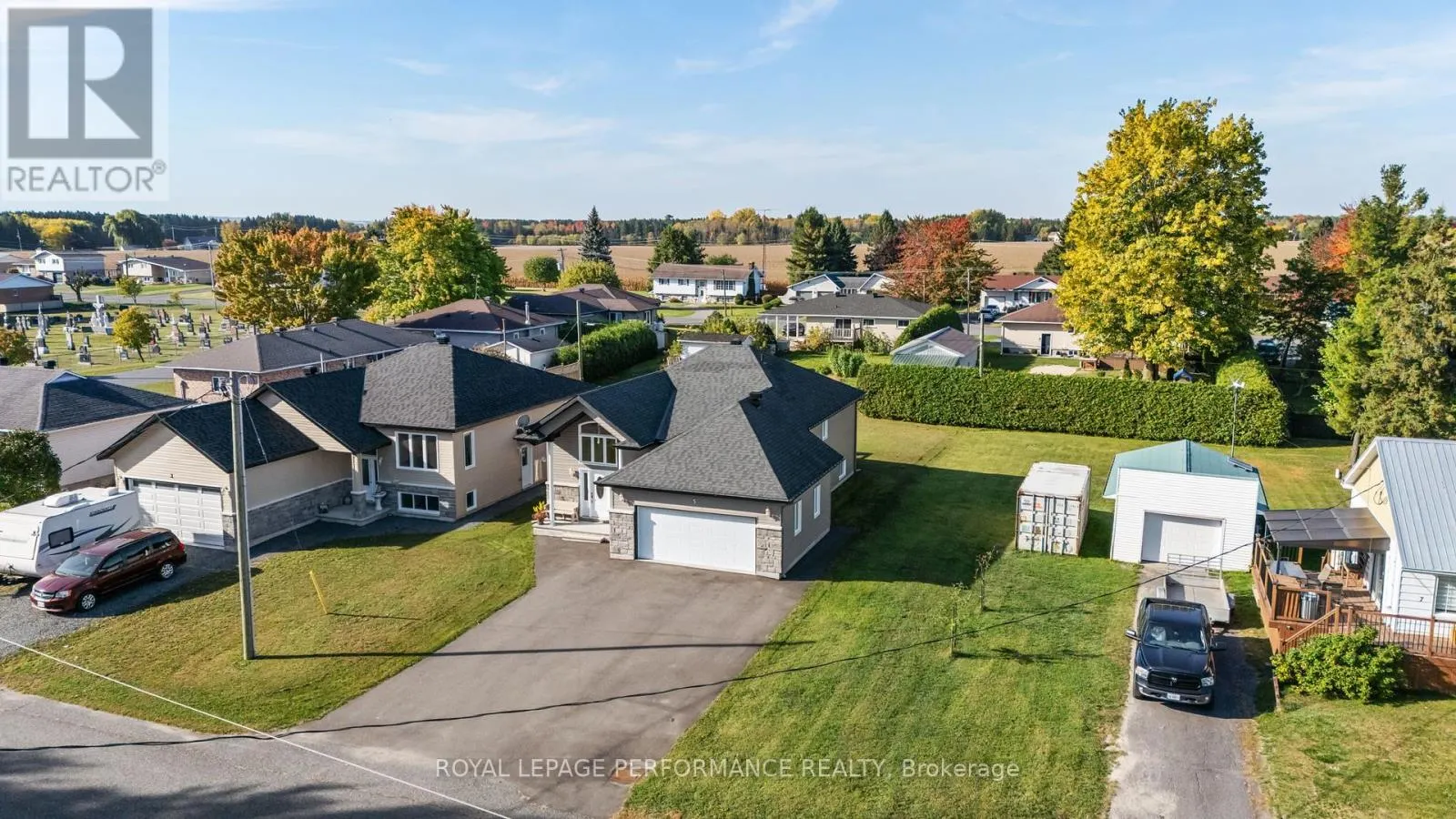 5 LAMOUREUX STREET