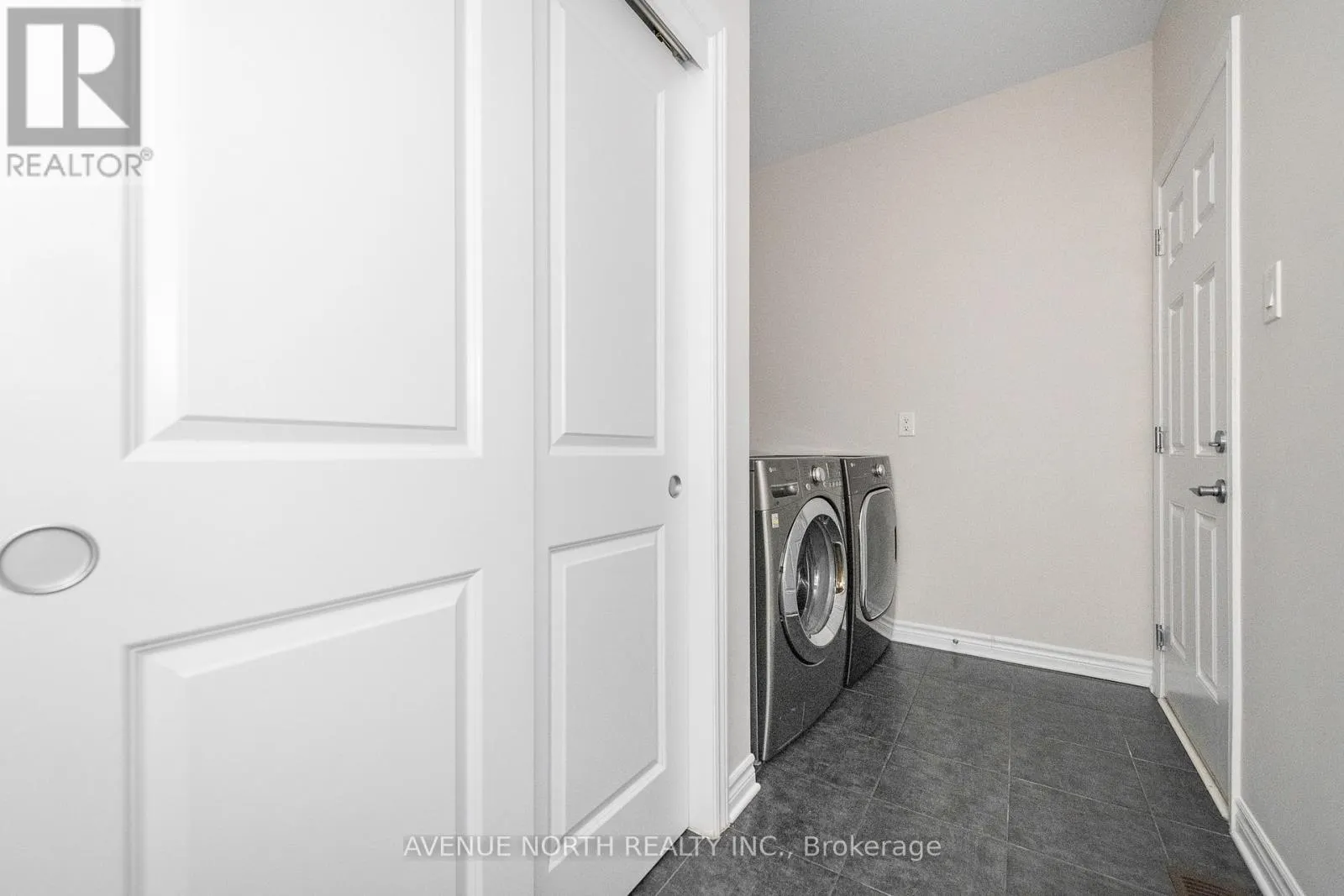 1024 KIJIK CRESCENT